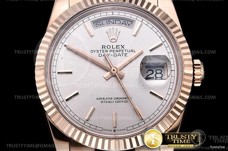 1028 RDD0219E – DayDate 36mm RelaxedFit 695